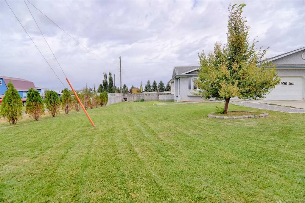 406 A Pioneer Crescent Crescent