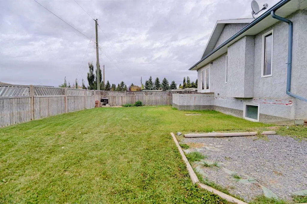 406 A Pioneer Crescent Crescent