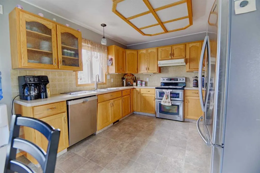 406 A Pioneer Crescent Crescent