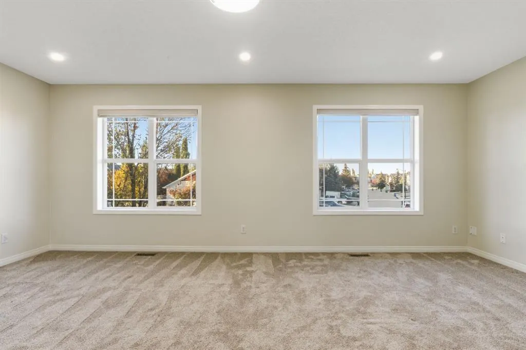 64 Cougarstone Square SW