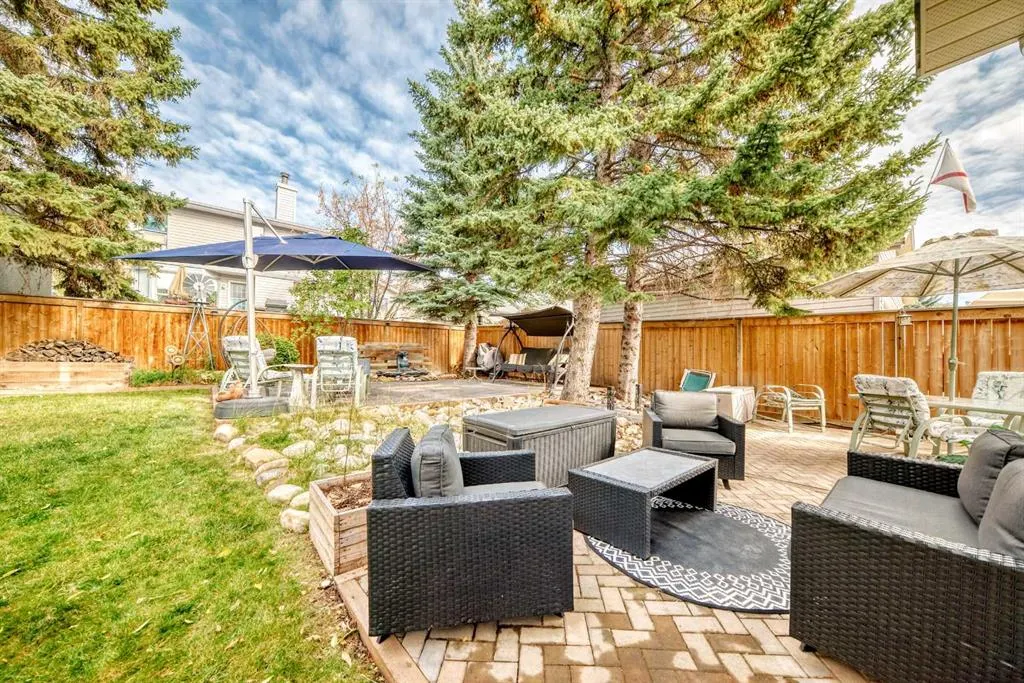 167 Woodridge Place SW