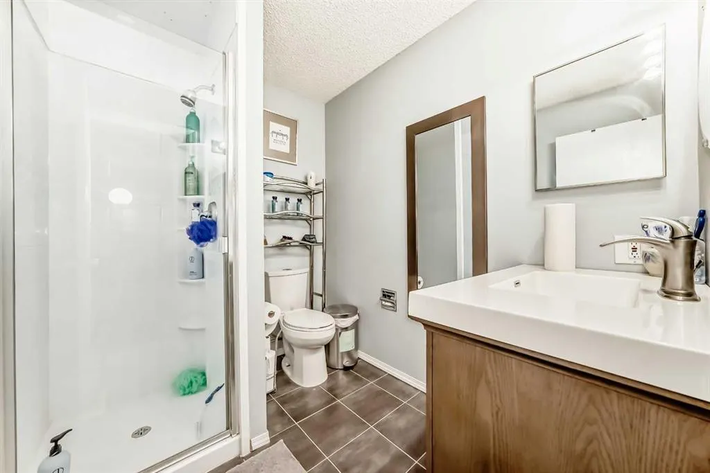 167 Woodridge Place SW