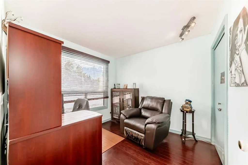 167 Woodridge Place SW
