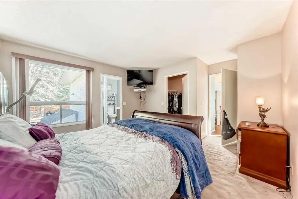 167 Woodridge Place SW