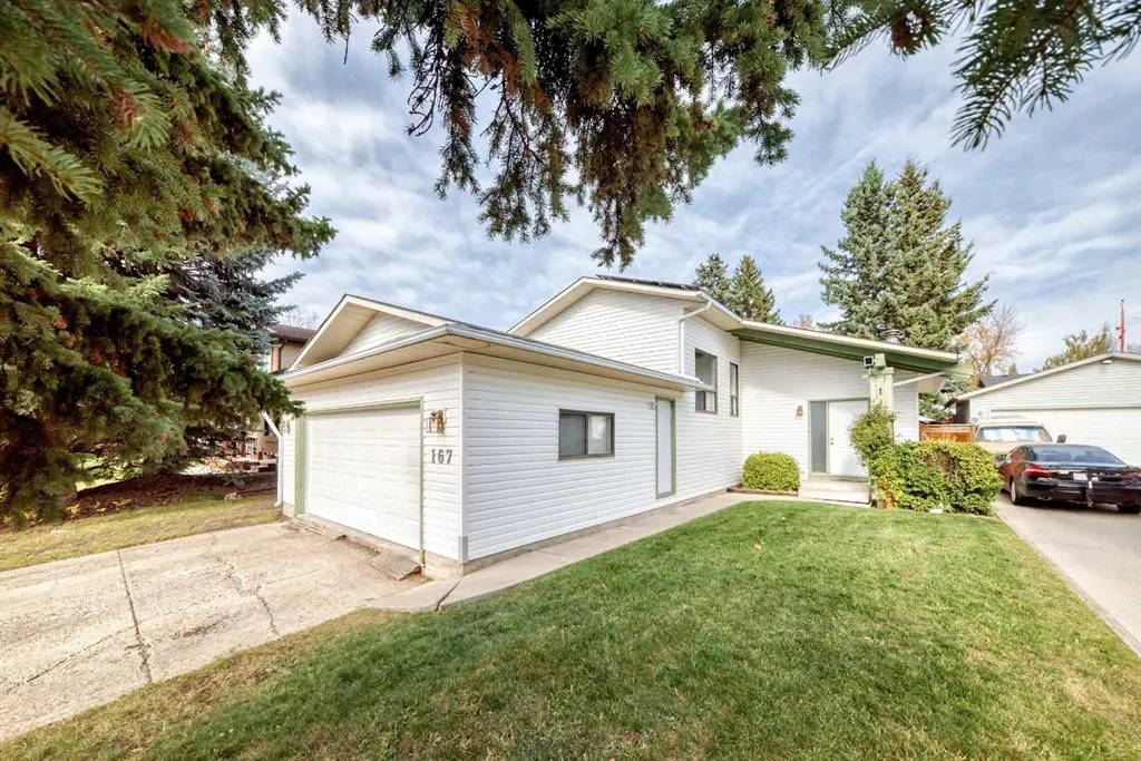 167 Woodridge Place SW