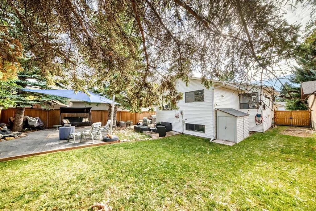 167 Woodridge Place SW