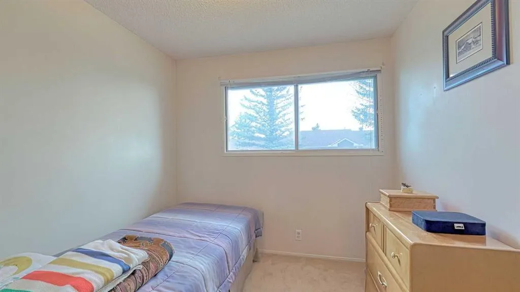 135 Woodsman Lane SW
