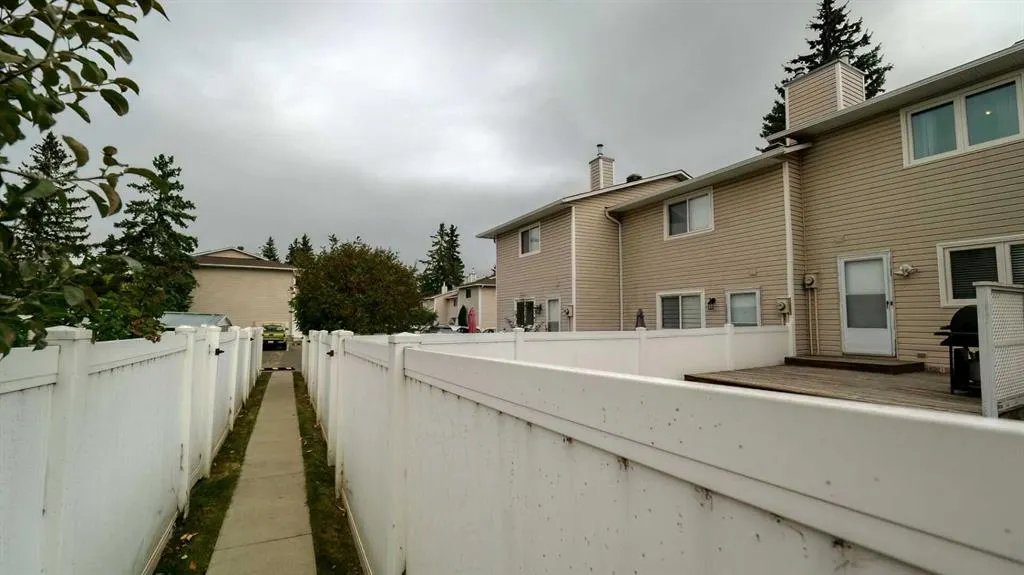 135 Woodsman Lane SW