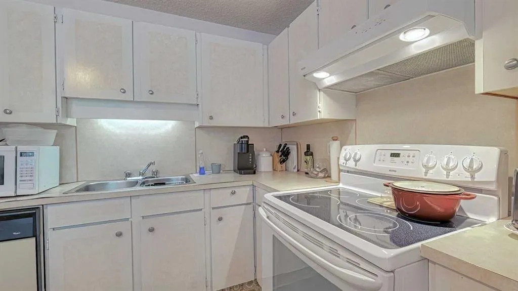 135 Woodsman Lane SW