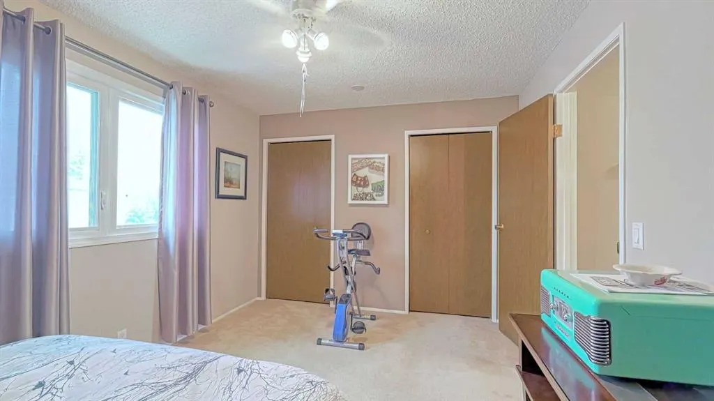 135 Woodsman Lane SW