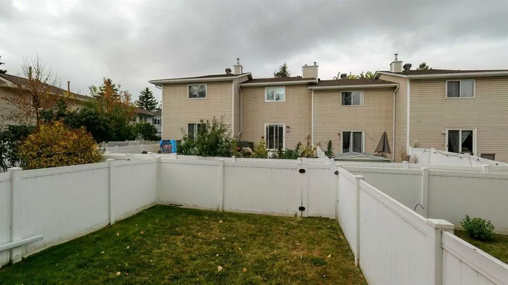 135 Woodsman Lane SW