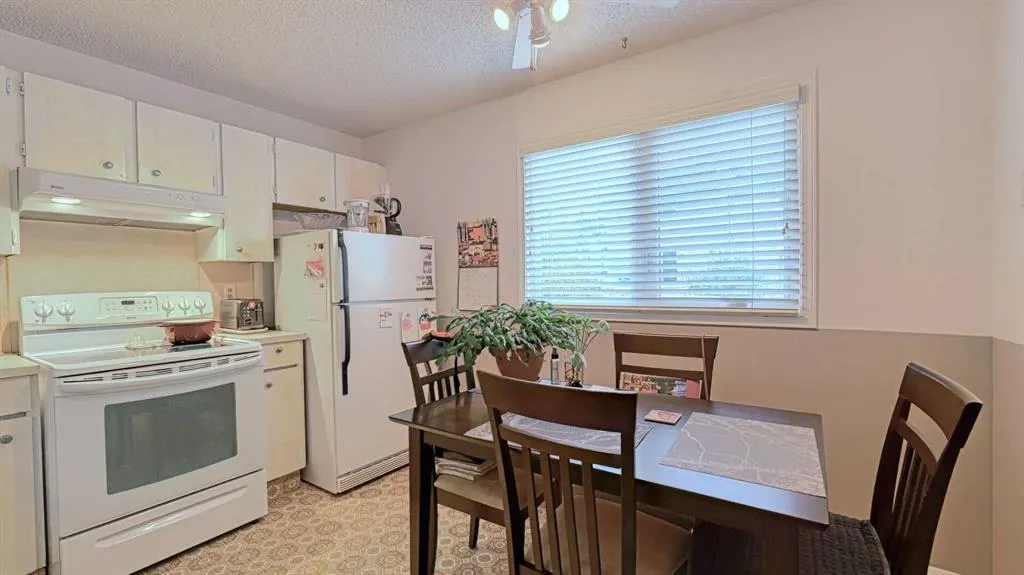 135 Woodsman Lane SW