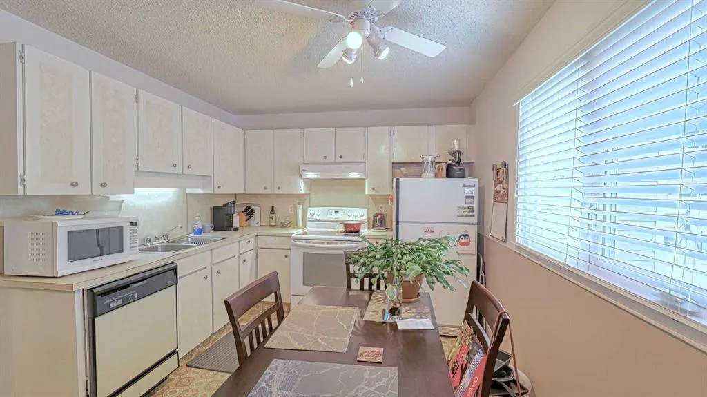 135 Woodsman Lane SW
