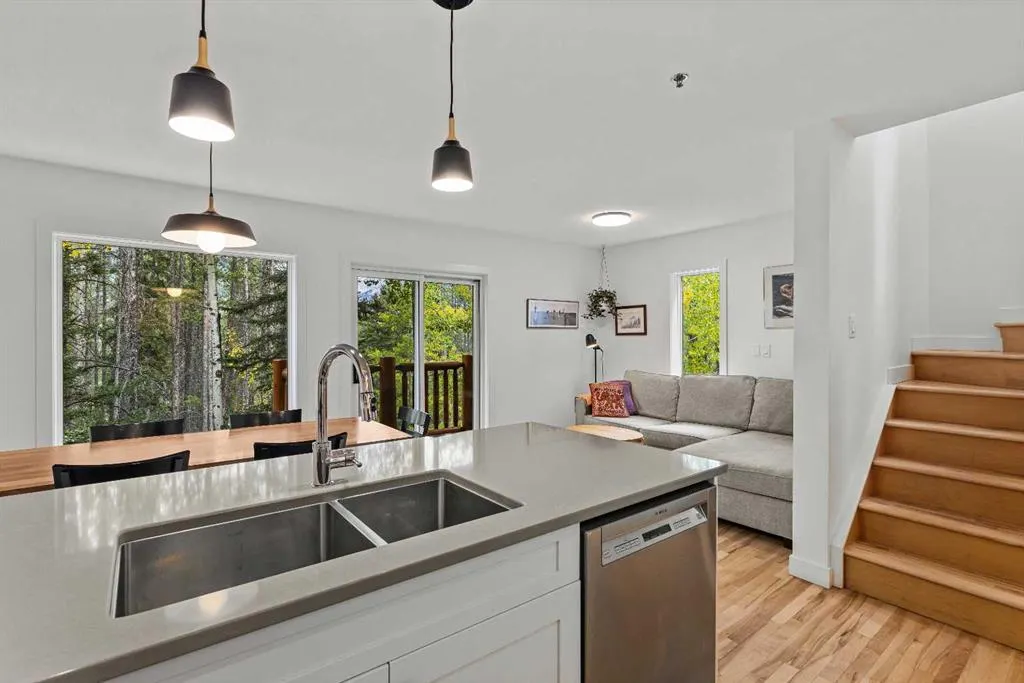 1022 Rundleview Drive, #13
