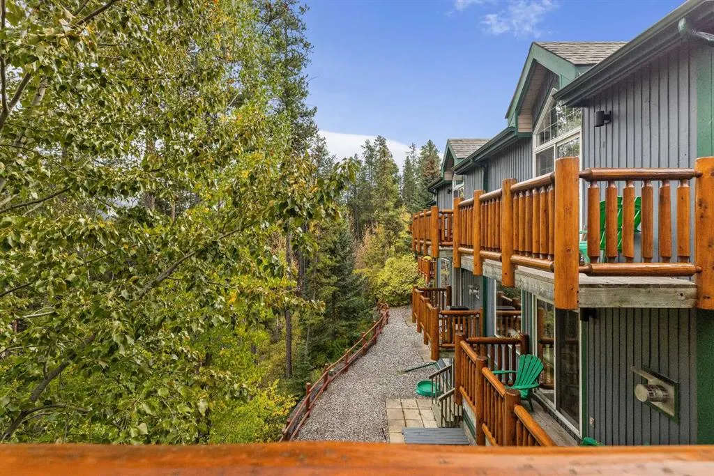 1022 Rundleview Drive, #13