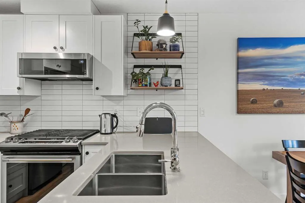1022 Rundleview Drive, #13