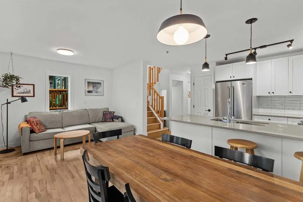 1022 Rundleview Drive, #13