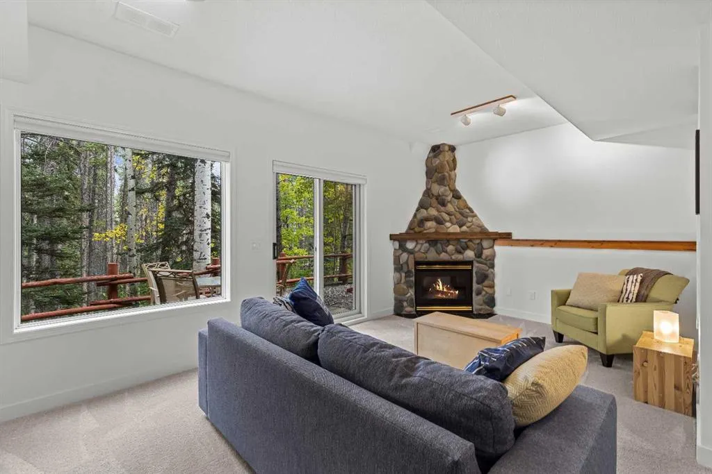 1022 Rundleview Drive, #13