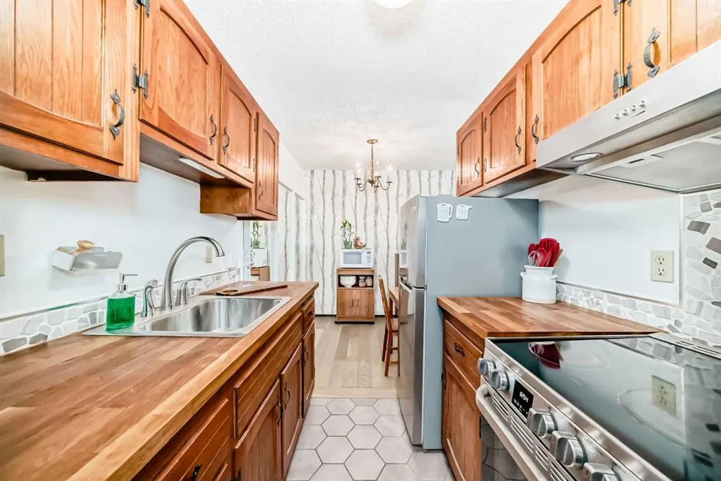 635 57 Avenue SW, #305