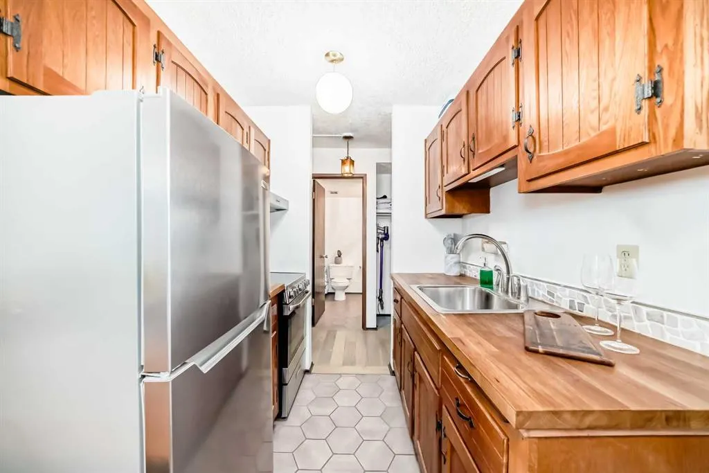 635 57 Avenue SW, #305