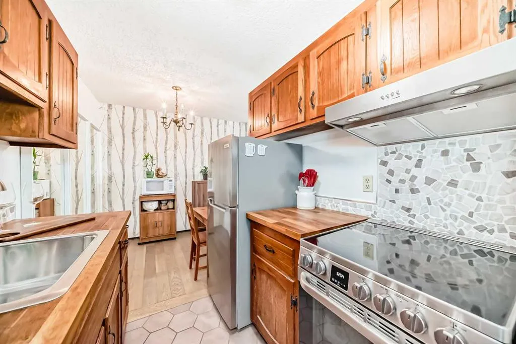 635 57 Avenue SW, #305