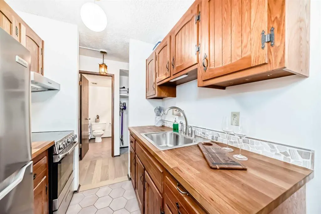 635 57 Avenue SW, #305