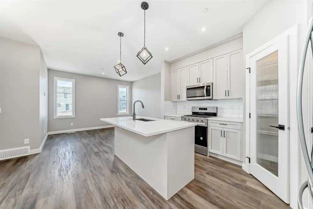 419 Hotchkiss Manor SE