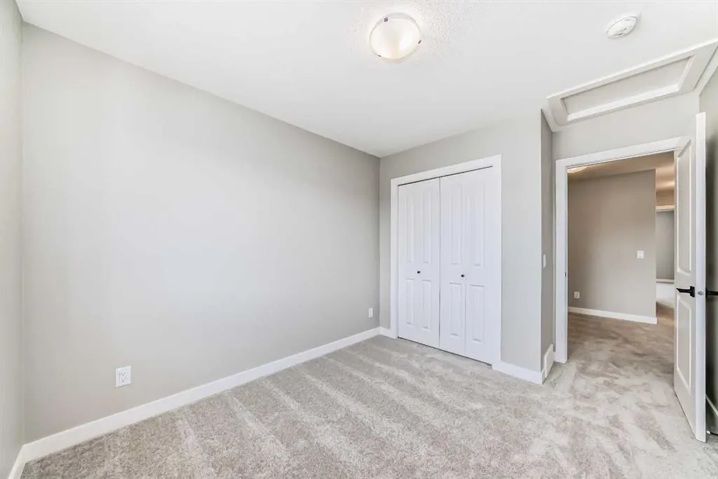 419 Hotchkiss Manor SE