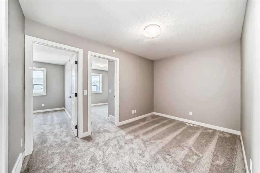 419 Hotchkiss Manor SE