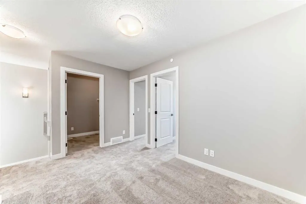 419 Hotchkiss Manor SE