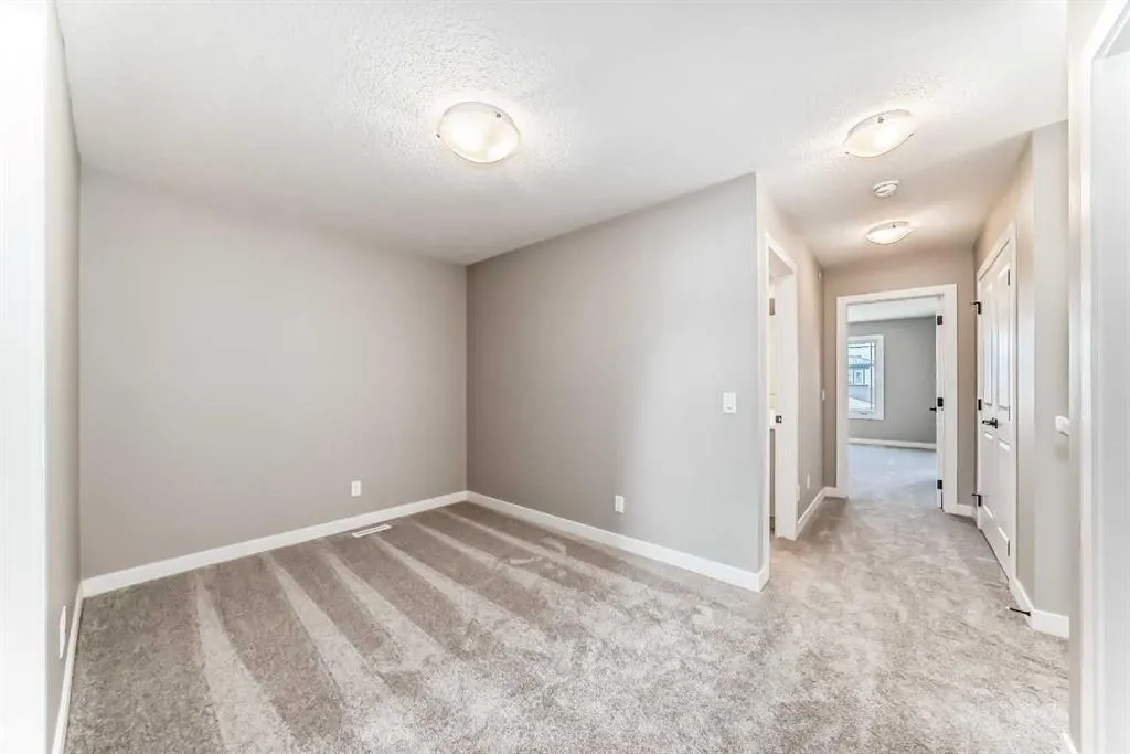 419 Hotchkiss Manor SE