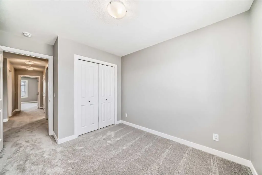 419 Hotchkiss Manor SE