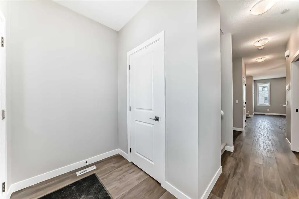 419 Hotchkiss Manor SE