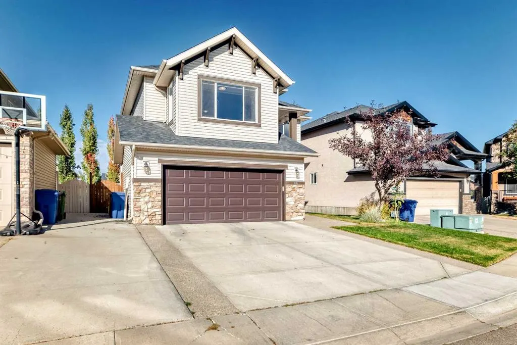 136 ASPENMERE Close