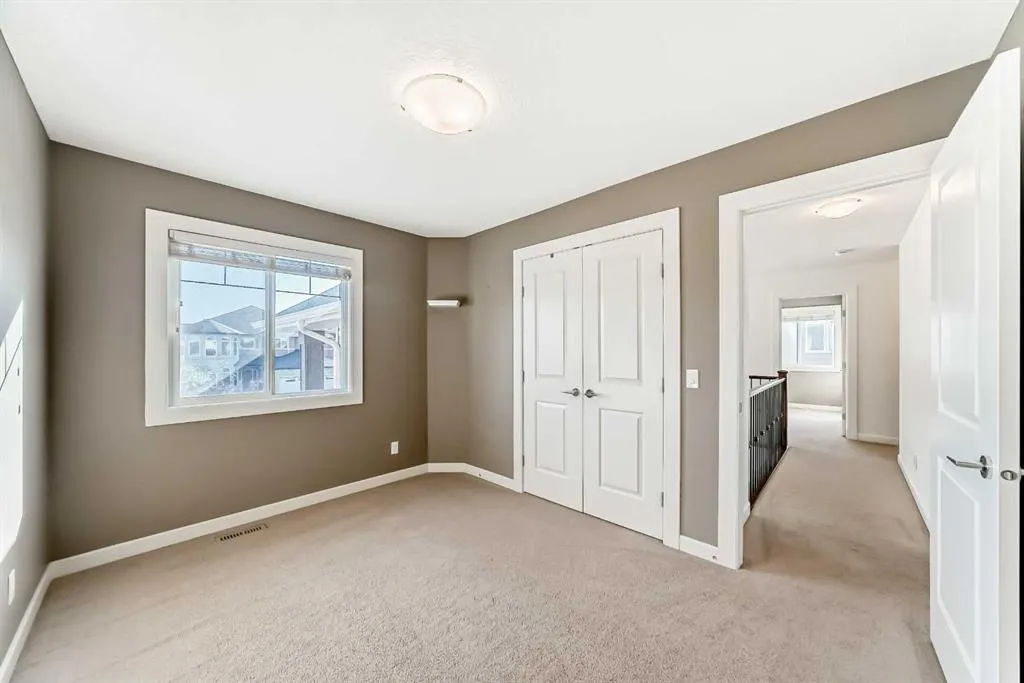 136 ASPENMERE Close