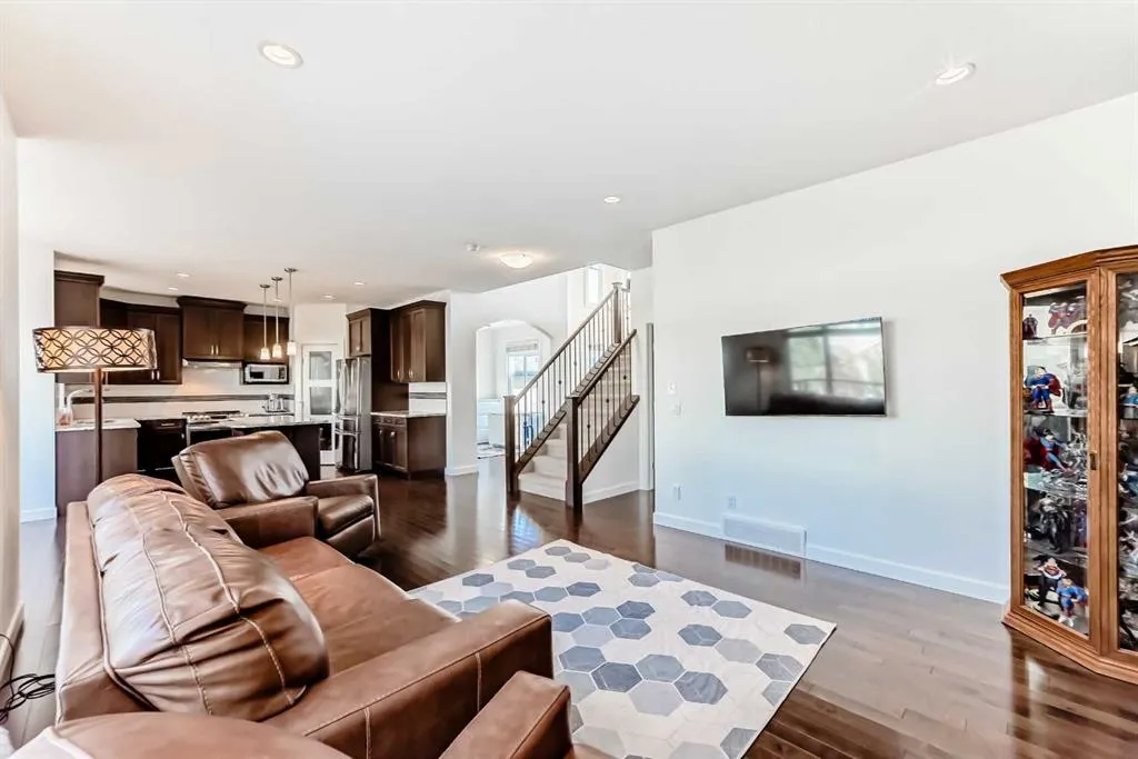 136 ASPENMERE Close