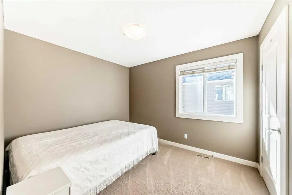 136 ASPENMERE Close