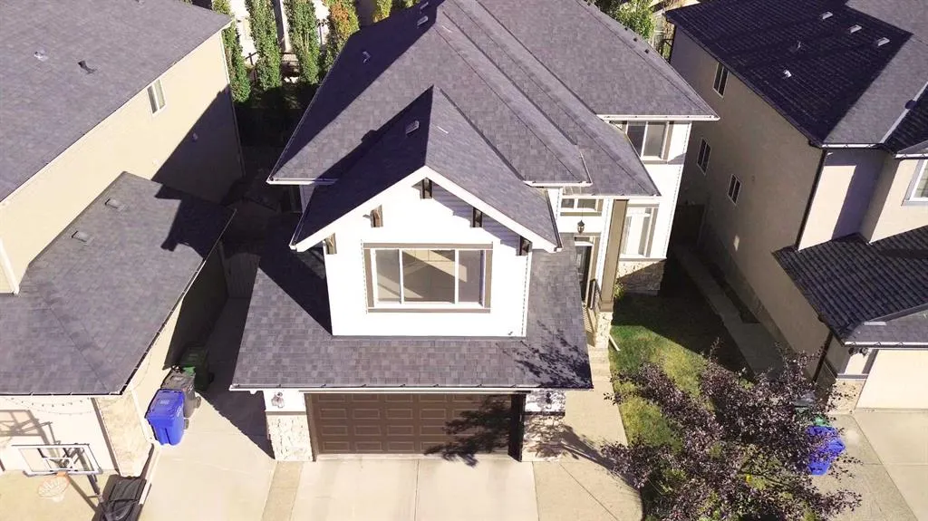 136 ASPENMERE Close