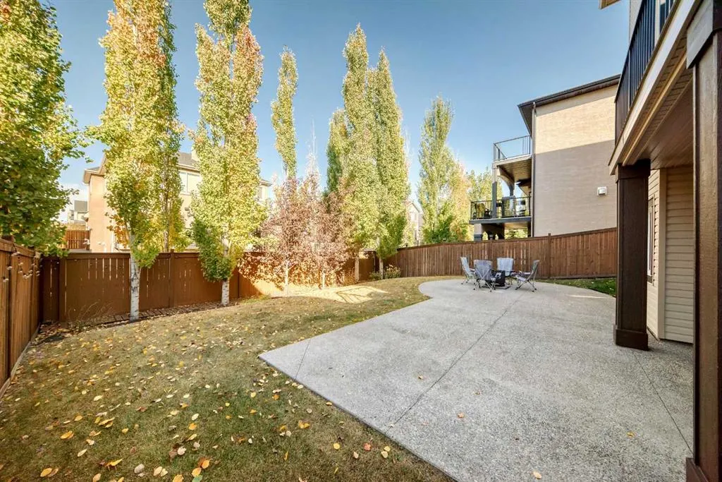 136 ASPENMERE Close