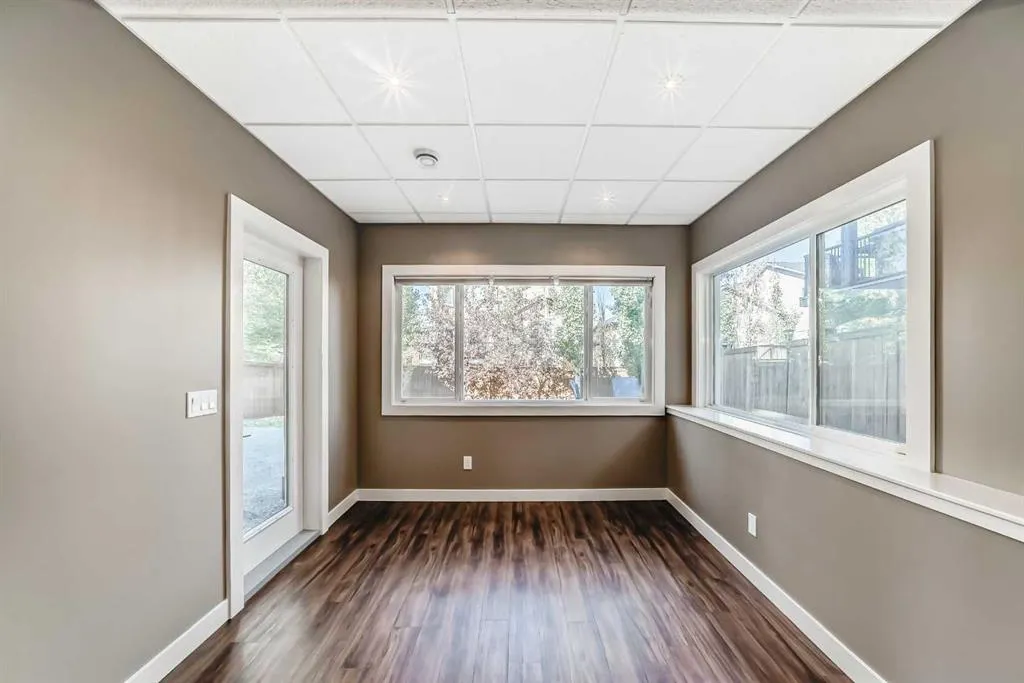 136 ASPENMERE Close