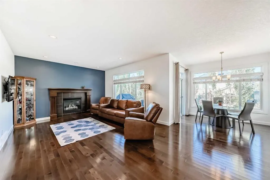 136 ASPENMERE Close