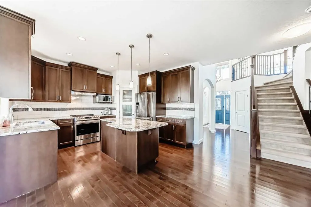 136 ASPENMERE Close
