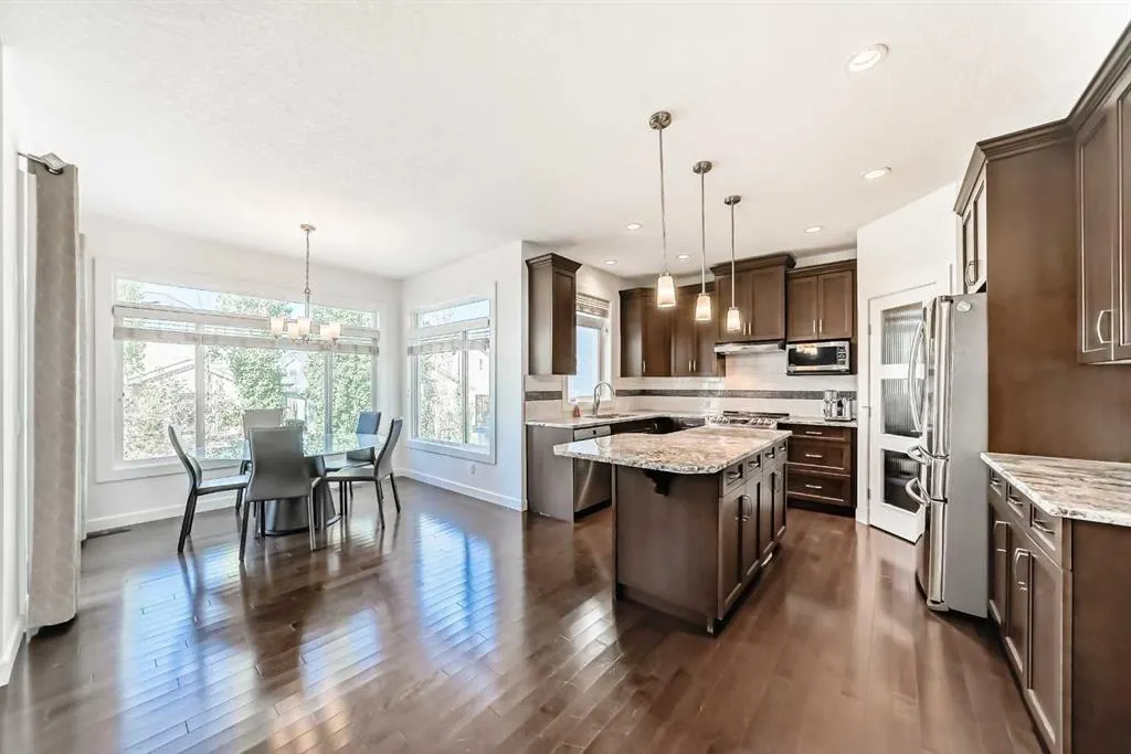 136 ASPENMERE Close
