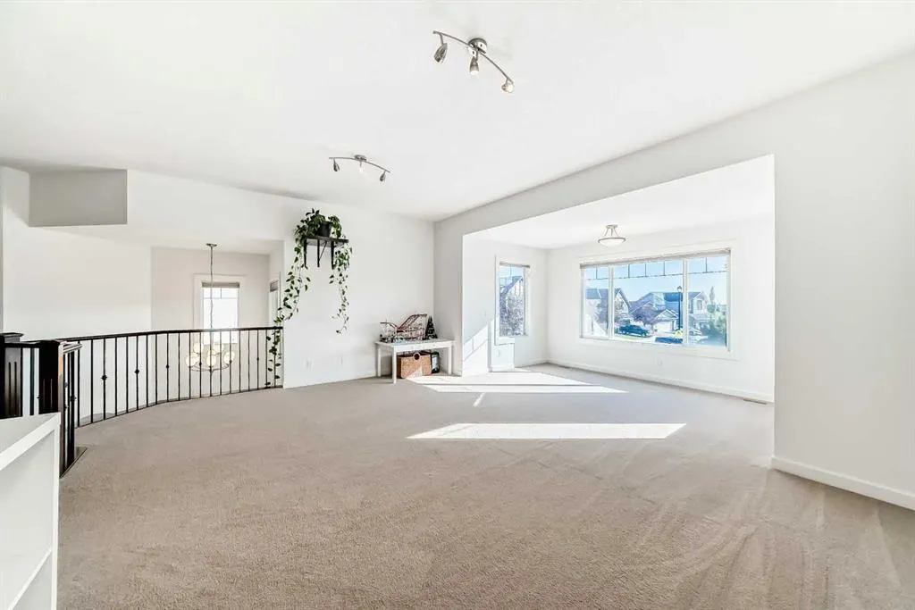 136 ASPENMERE Close