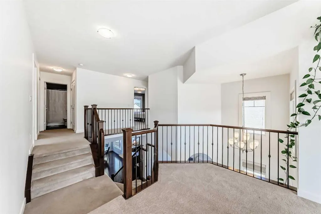 136 ASPENMERE Close