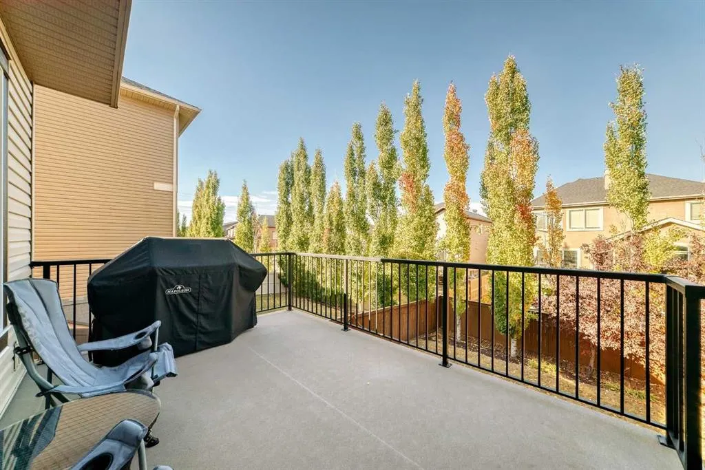 136 ASPENMERE Close