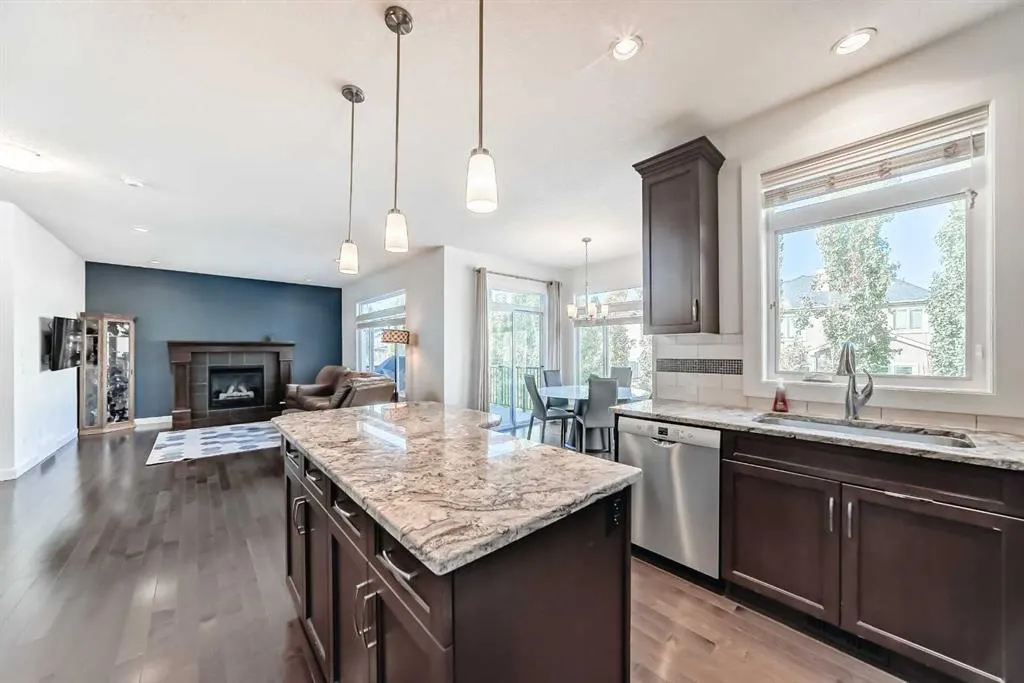 136 ASPENMERE Close