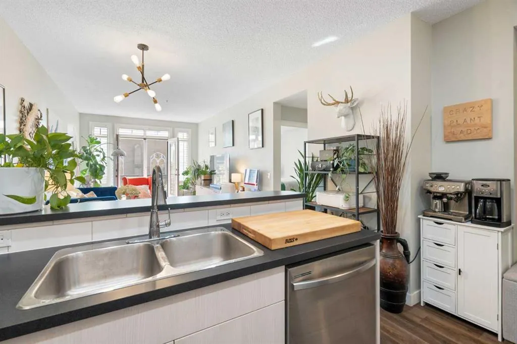 1000 15 Avenue SW, #303