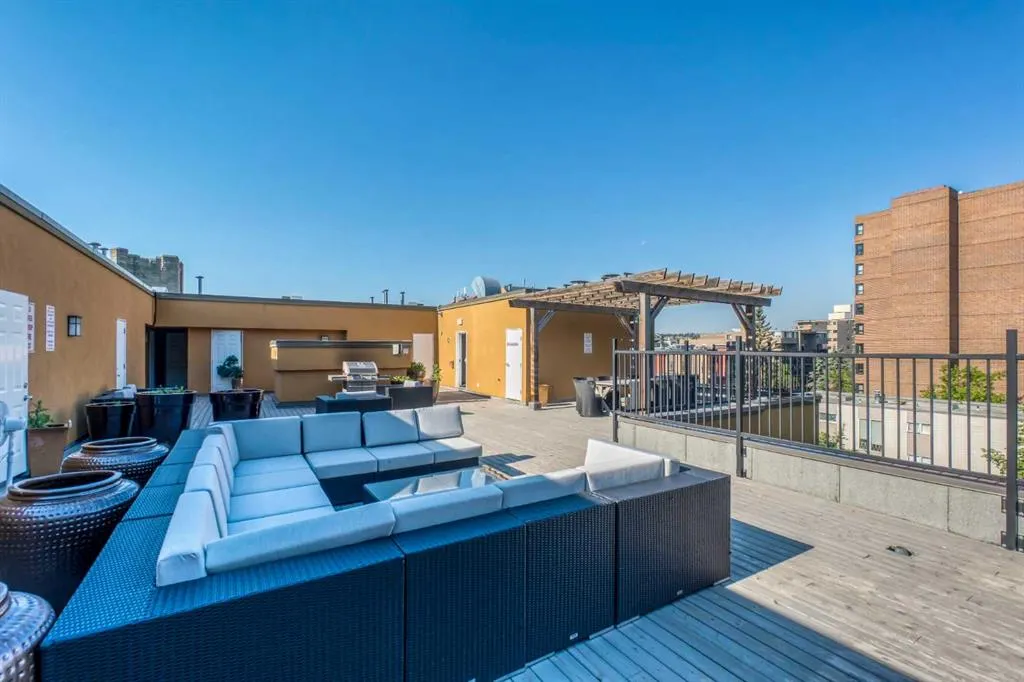 1000 15 Avenue SW, #303