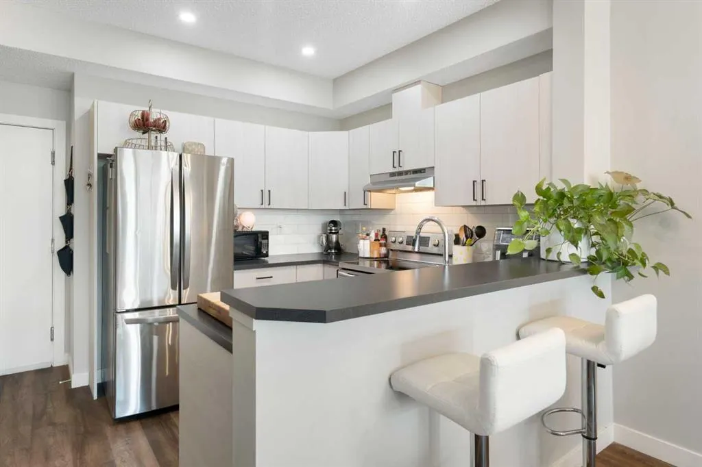 1000 15 Avenue SW, #303